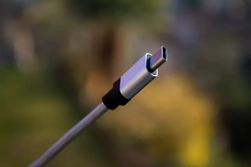 Jak dobrać kabel USB-C do szybkiego ładowania telefonu?